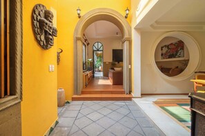 Lobby - Casa del Sol. 4 bedrooms + garden | 8 guests (Mexico City)