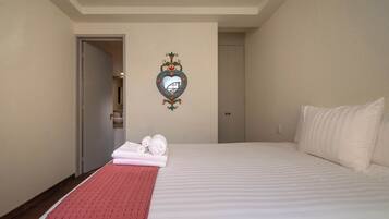 Iron/ironing board, WiFi, bed sheets