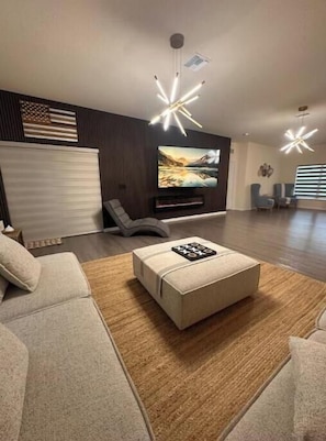 Smart TV, fireplace, stereo - The Appaloosa Home - Quiet and Cozy Getaway in LaBelle (LaBelle)