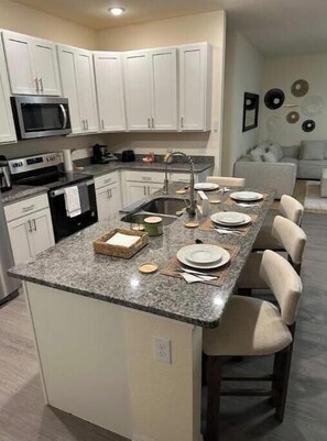 Microwave, oven, dishwasher, coffee/tea maker - The Appaloosa Home - Quiet and Cozy Getaway in LaBelle (LaBelle)