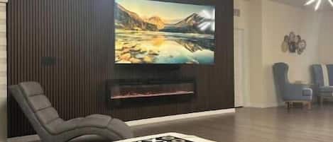 TV connectée, cheminée, chaßne hi-fi