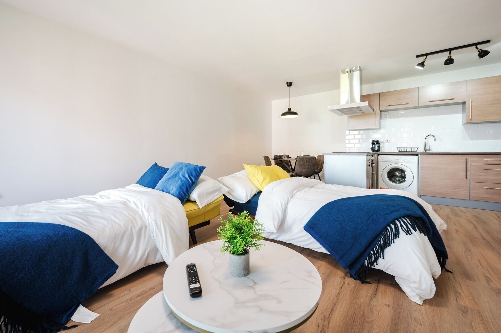 Iron/ironing board, WiFi, bed sheets, wheelchair access