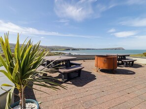 Outdoor dining - THE BOLTHOLE, pet friendly in Newport, Pembrokeshire (Newport)