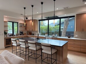 Fridge, microwave, stovetop, dishwasher - Austin | Downtown Views, Pool, Spa & Walkable (Austin)