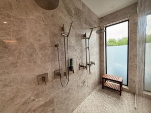 Bathroom - Austin | Downtown Views, Pool, Spa & Walkable (Austin)