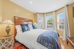 4 quartos, ferros/tábuas de passar roupa, Wi-Fi, roupa de cama