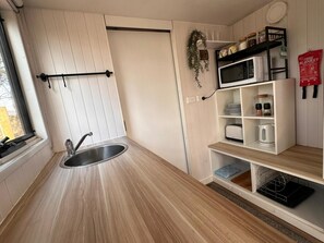 Fridge, microwave, stovetop, electric kettle