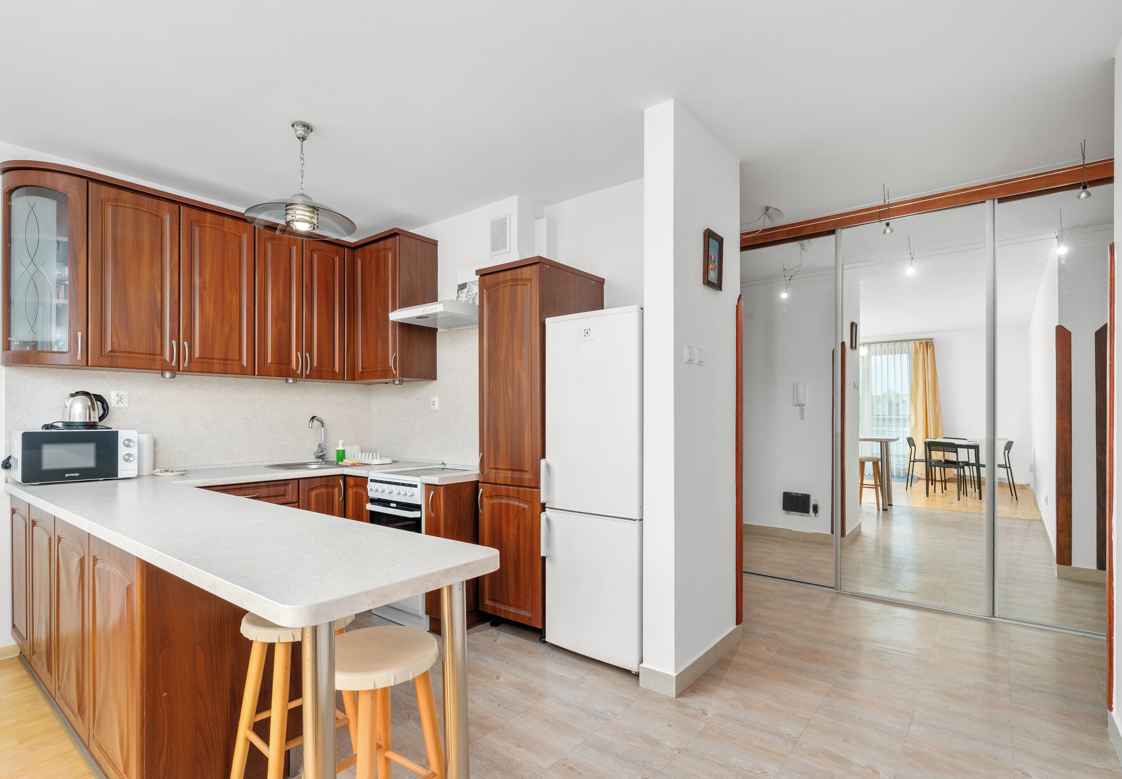 Refrigerador, horno, placa de cocina