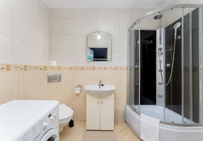 Shower, hair dryer, towels - Bagry Relax Zone Apartment (Kraków)