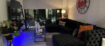  Luxury 3BR near MetLife Stadium perfect for world traveler, air conditioner