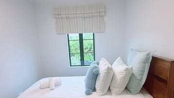 5 quartos, ferros/tábuas de passar roupa, Wi-Fi