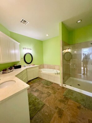 Hair dryer - Beachfront • Sleeps 16 • King Bed • 6 Queens (Bolivar Peninsula)
