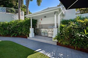 Terrace/patio - Alassio 2 Bedroom Dual Key Apartment 203 (Palm Cove)