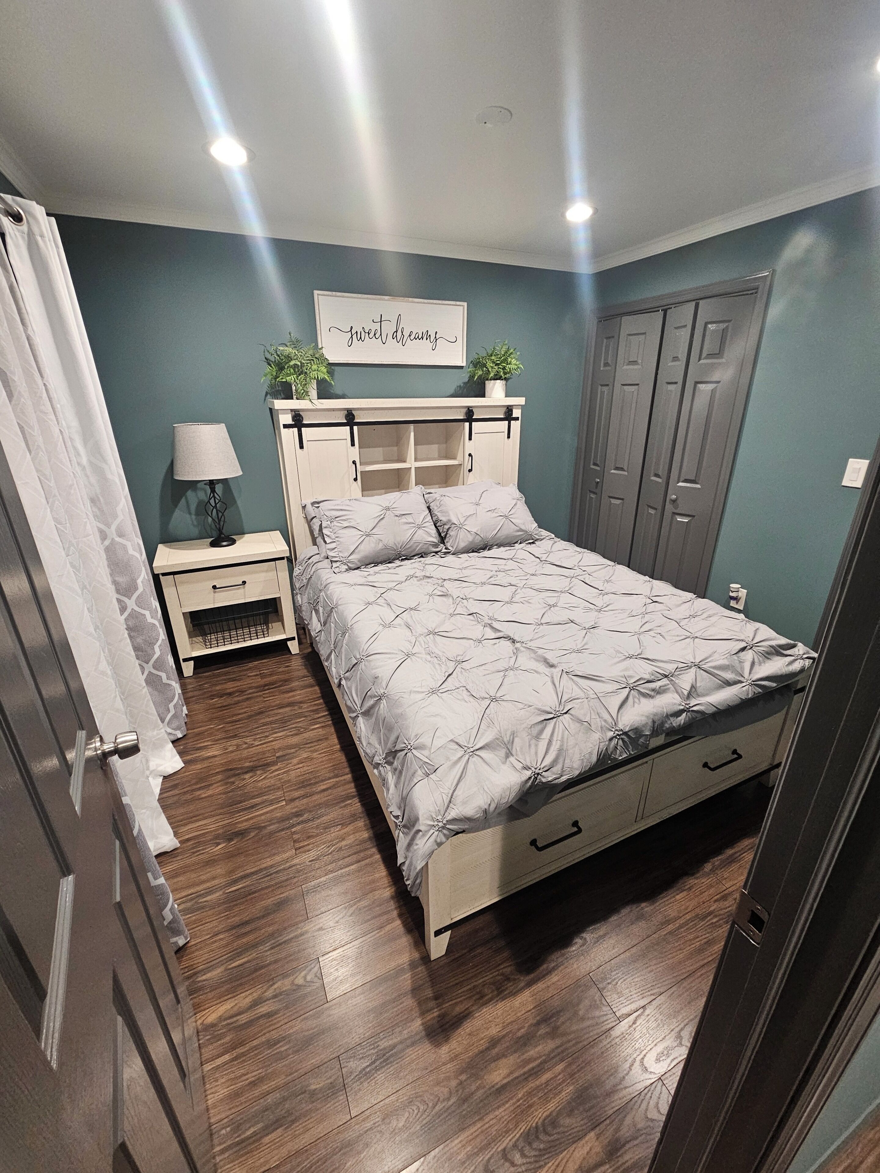 1 chambre, fer et planche à repasser, Wi-Fi, draps fournis