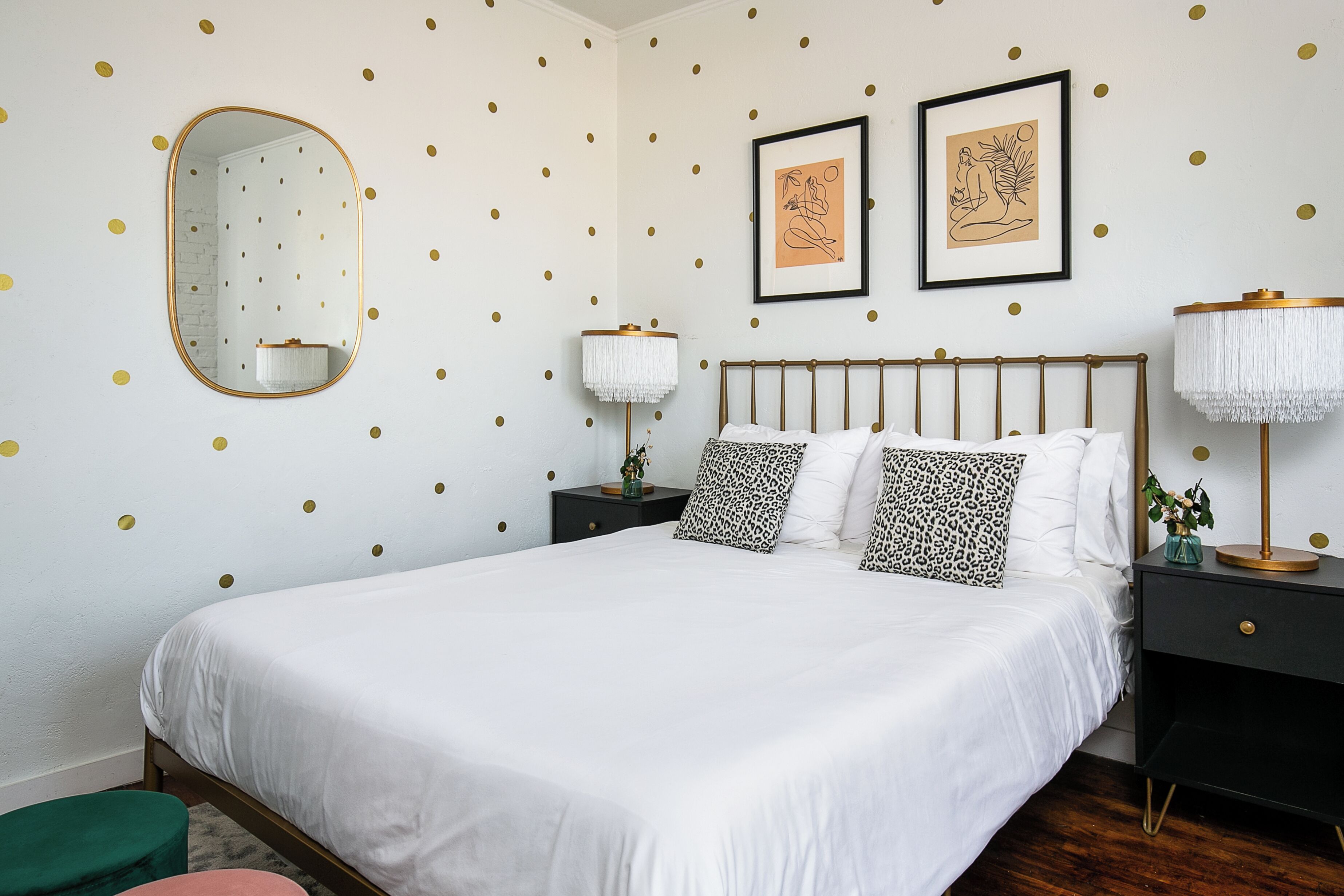WiFi, bed sheets