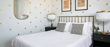 WiFi, bed sheets