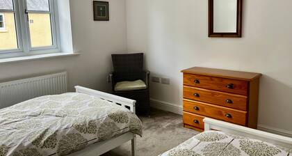 Apartment Sleeps 4 with Parking