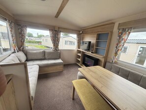 Living area - Cozy Caravan with decking and parking (Blackpool)