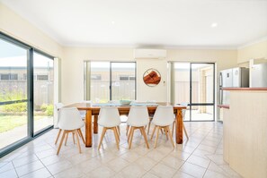 Dining - Golden Summers  (Quindalup)