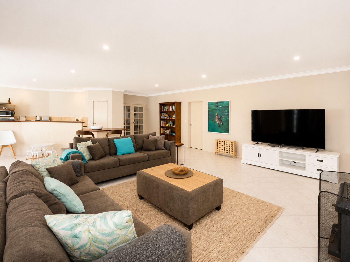House, 4 Bedrooms, Non Smoking, Garden View | Living area | 65-inch TV with digital channels