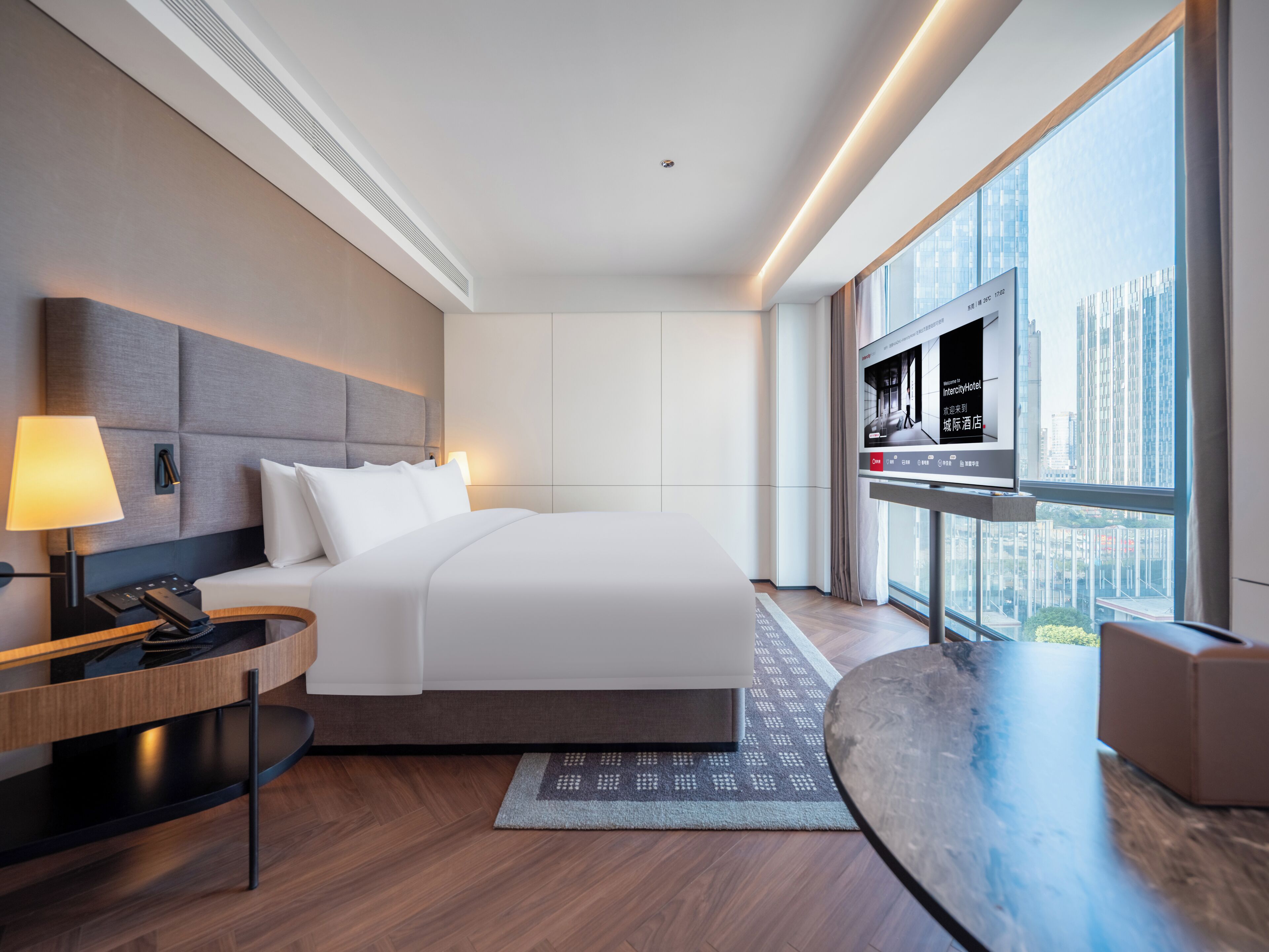 Luxury Single Room | Desk, laptop workspace, blackout curtains, soundproofing