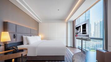 Executive Double Room Single Use | Desk, laptop workspace, blackout drapes, soundproofing