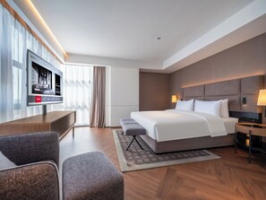 Luxury Suite | Desk, laptop workspace, blackout curtains, soundproofing - IntercityHotel Dongguan Dongcheng Wanda (Dongguan)