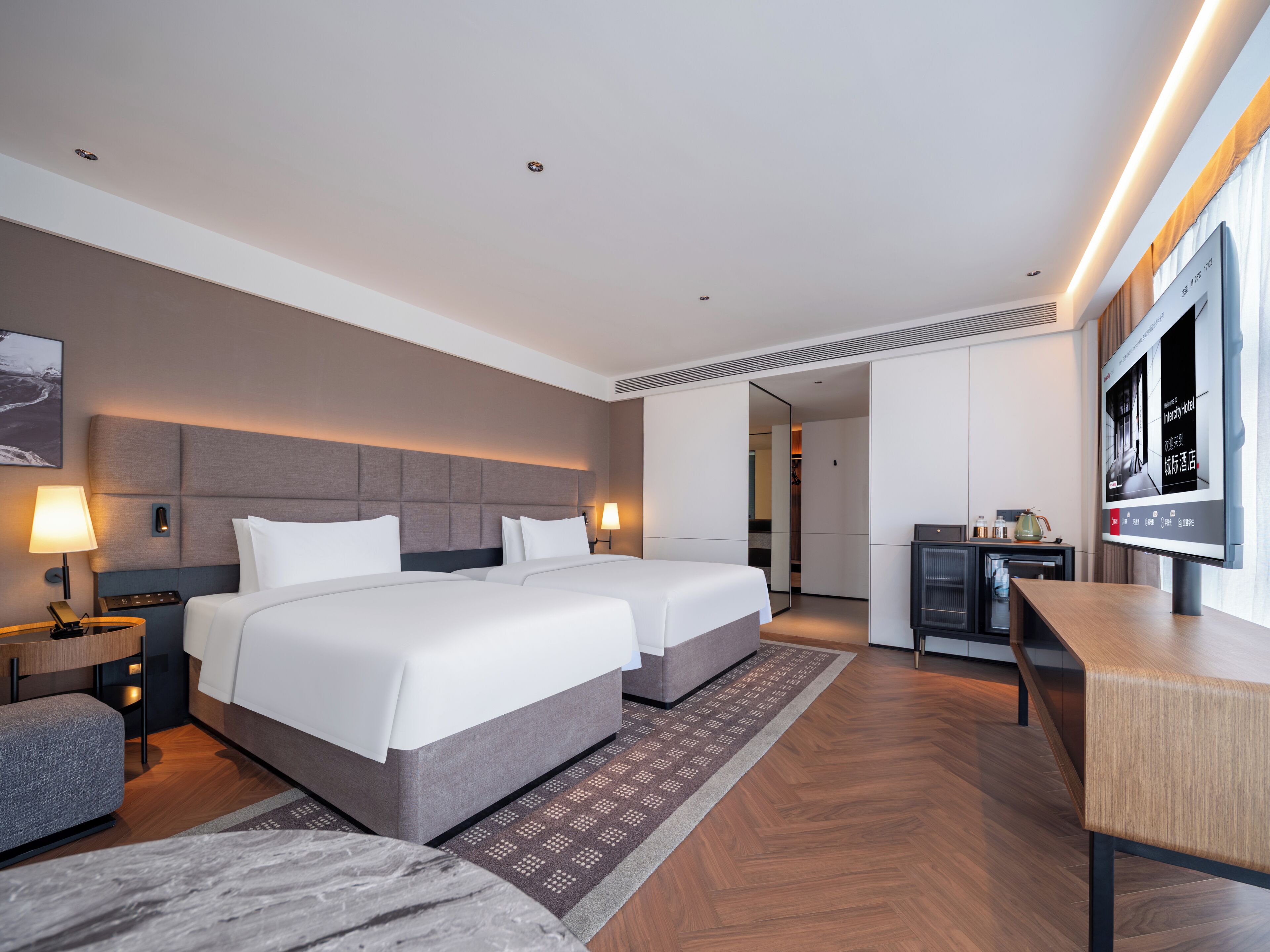 Family Twin Room | Desk, laptop workspace, blackout curtains, soundproofing
