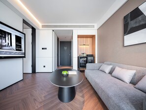 Business Suite, City View