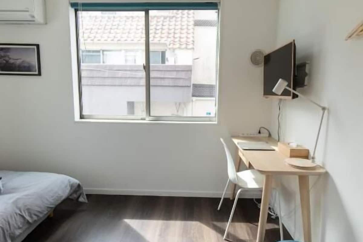 Economy Apartment, 1 Double Bed, Private Bathroom | Desk, blackout drapes, iron/ironing board, free WiFi