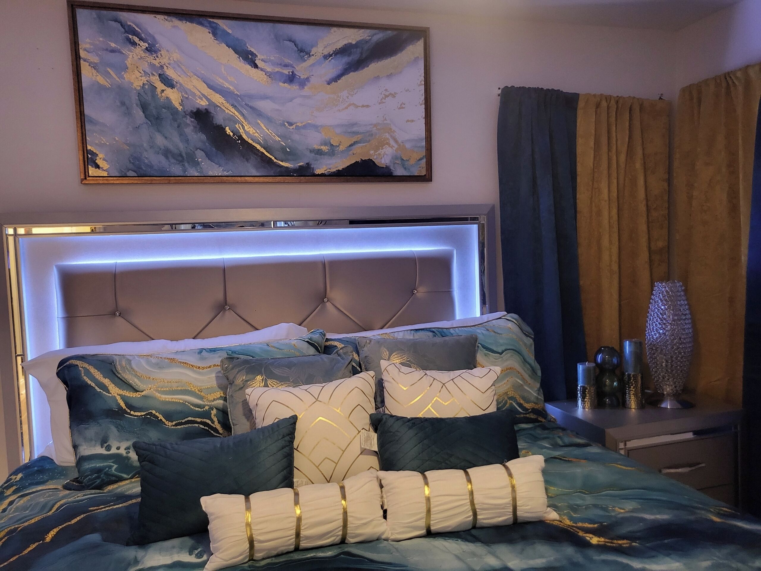 3 habitaciones, tabla de planchar con plancha, wifi y ropa de cama 