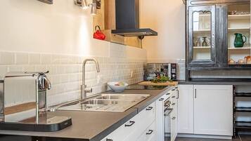 Fridge, microwave, oven, dishwasher