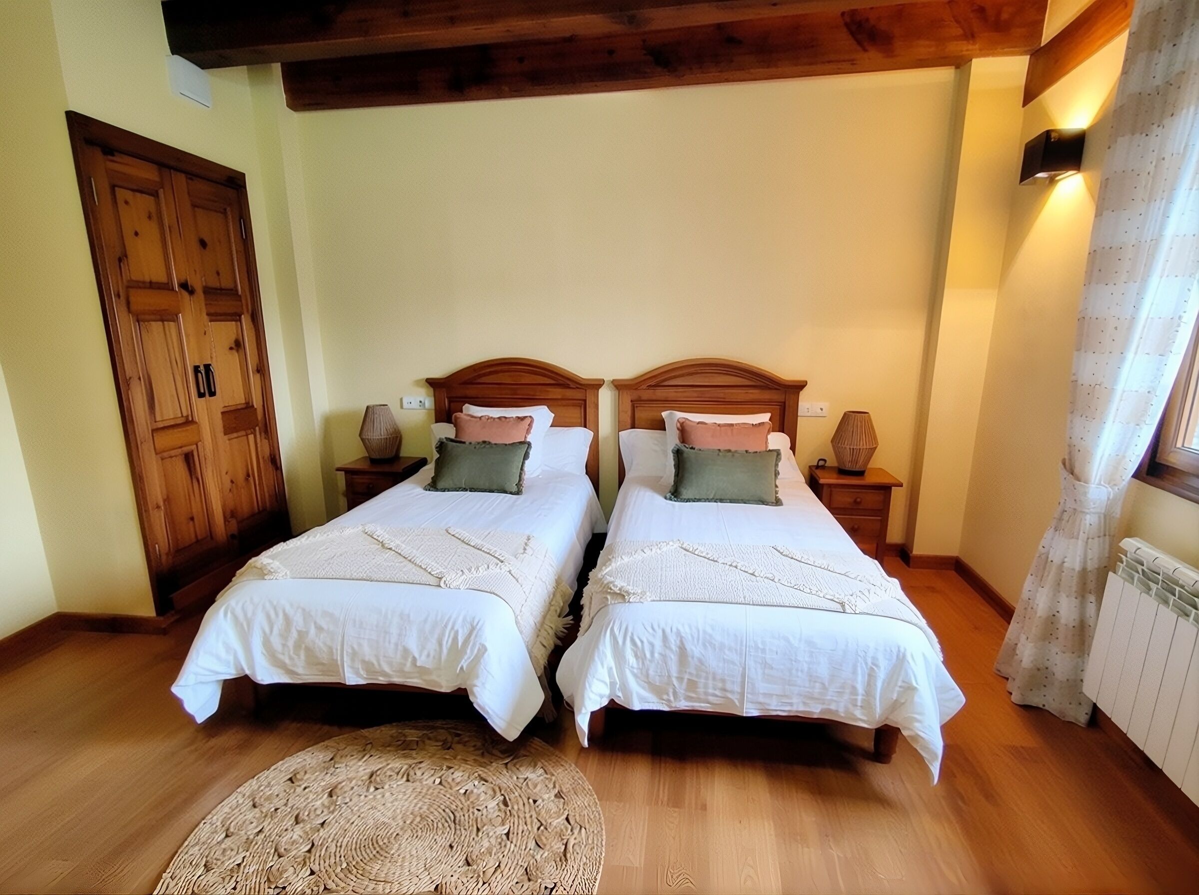 9 bedrooms, iron/ironing board, WiFi, bed sheets