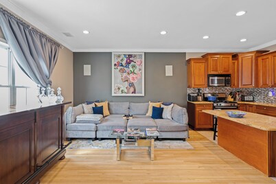 Spacious 3-bedroom condo in beautiful Hackensack NJ 12 minutes from FIFA stadium