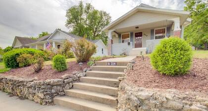 Charming Bungalow 4bd/2ba, Huge Deck and Sunroom