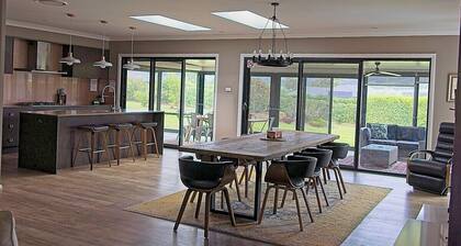 Jasmine Lodge | Mountain Views, Pool, Fire Pit & 1-Acre Gardens — Pet Friendly