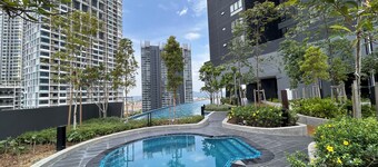 BeCentral i-City by Manhattan