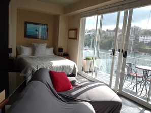 Iron/ironing board, WiFi, bed sheets - Absolute waterfront on Sydney Harbour! (Kurraba Point)