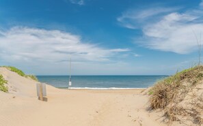 Beach nearby - Salty Vibes - Nags Head MP 16, Pool, Hot Tub, Pool Table, Pets OK (Nags Head)