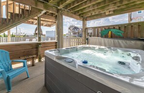Outdoor spa tub - Salty Vibes - Nags Head MP 16, Pool, Hot Tub, Pool Table, Pets OK (Nags Head)