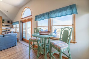 Dining - Salty Vibes - Nags Head MP 16, Pool, Hot Tub, Pool Table, Pets OK (Nags Head)