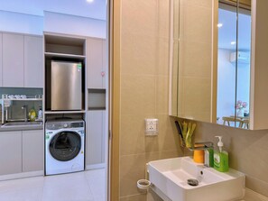 Appartement Familial, balcon | Intérieur
