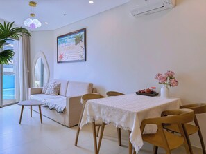 Appartement Familial, balcon | Restauration