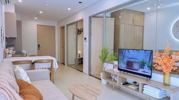 Appartement Familial, balcon | Salle de séjour