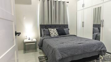 3 bedrooms, iron/ironing board, free WiFi, bed sheets