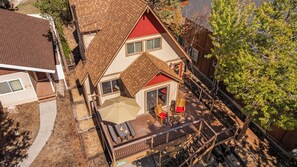 Exterior - Cedar & Snow Cabin: Cozy & Modern + Hot Tub, Game Room, Fire Pit. 5min to Slopes (Big Bear Lake)