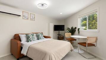 WiFi, bed sheets