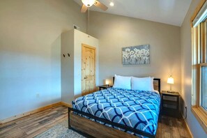 Room - Warm condo with Wheeler Peak view (Angel Fire)