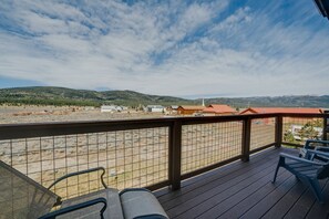 Property grounds - Warm condo with Wheeler Peak view (Angel Fire)