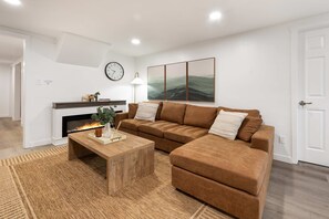 TV, offices - Family-Friendly 4BR Retreat, Near UW & Parks (Seattle)